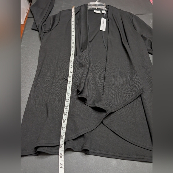 Weekends By Chico's Gwendolen Black Faux Leather Wrist Patch Draped Cardigan L - Picture 7 of 8